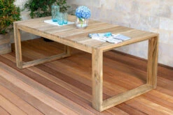 Neu eingetroffen 1 OUTFLEXX Anok Esstisch, Natur, Recycled FSC®-Teak, 200x100