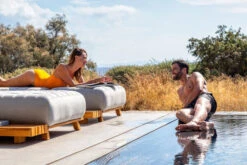 OUTFLEXX Icon Loungeliege, Lead Chine, Alu/Teak/Sunbrella, 213 X 89 X 41 Cm, Inkl. Verstellbarer Rückenlehne -Kettler Verkaufsgeschäft 23437 6.jpg