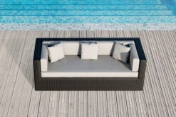 OUTFLEXX Dreisitzer-Sofa, Schwarz, Polyrattan, 210x85x70cm, Inkl. Polster + Wasserfeste Kissenbox -Kettler Verkaufsgeschäft 2392 1 BOX 3 CGI.jpg