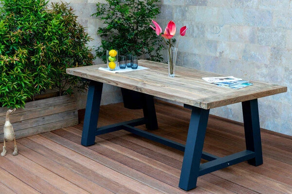 OUTFLEXX Belanda Esstisch, Dark Grey/natur, Alu/recycled FSC®-Teak, 200x100x76cm, Rustikal Gebürstet, A-Gestell 2 OUTFLEXX Belanda Esstisch, Dark Grey/natur, Alu/recycled FSC®-Teak, 200x100x76cm, Rustikal Gebürstet, A-Gestell – Bild 2