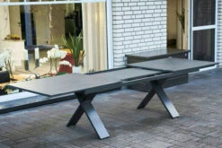 HARTMAN Exklusivmodell Xanadu Ausziehtisch, Xerix, Alu / Glaskeramik, 220/280 X 100 Cm, X-Gestell -Kettler Verkaufsgeschäft 3 20403.jpg