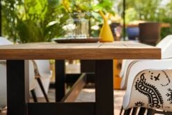 HARTMAN Yasmani Esstisch, Carbon Black/vintage Brown, Alu/Teak, 240x100cm -Kettler Verkaufsgeschäft 7 18688.jpg